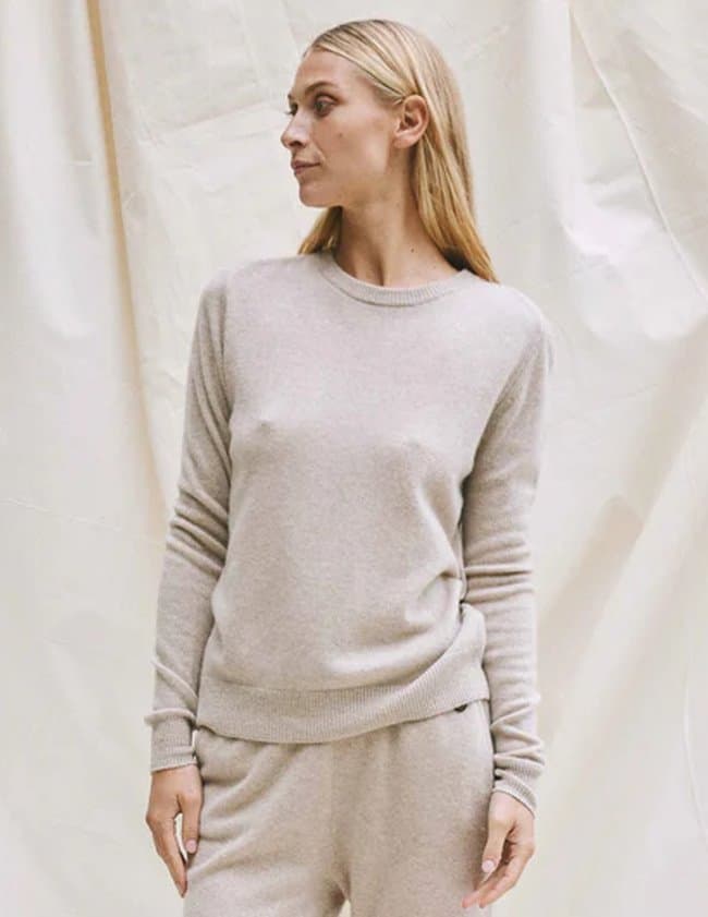 Beta Studios o - neck cashmere jumper - sand